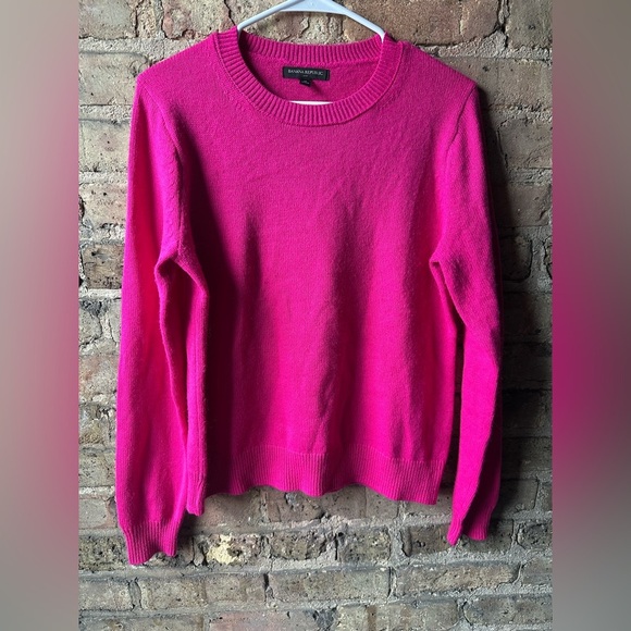 Banana Republic Fuchsia Crew Neck Sweater - Picture 1 of 4